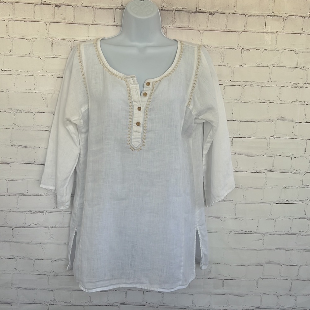 Eddie Bauer 100% linen white 3/4 of sleeve size medium